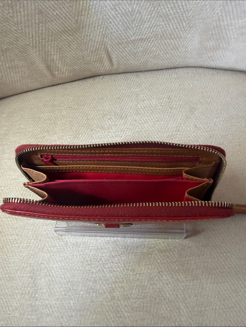 Dooney & Bourke Red Pebbled Leather Zip Wallet with Gold Plaque - Picture 8 of 11